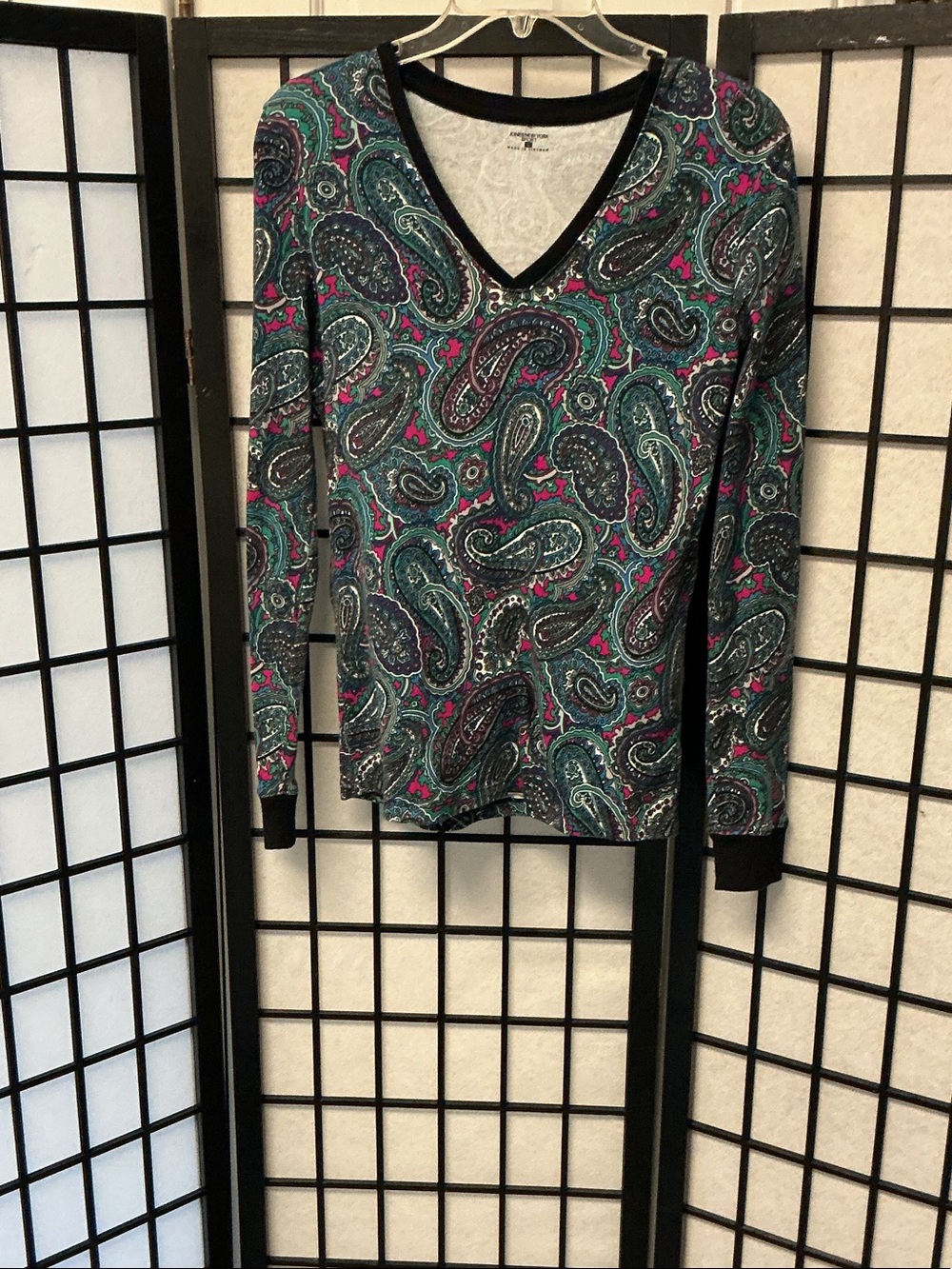 Jones New York Teal, Pink & Black Paisley V-Neck Long Sleeve Top